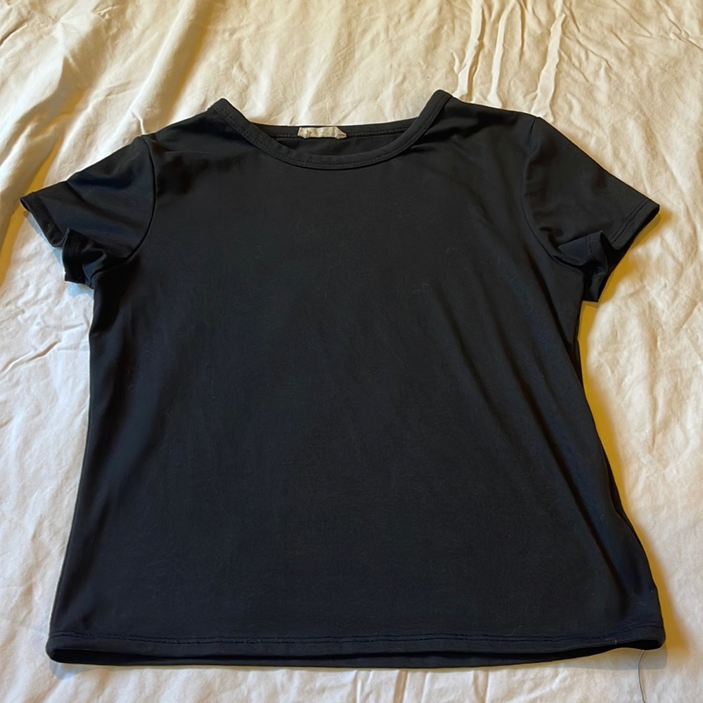 Black crop top/tee